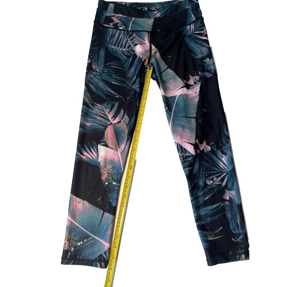 Fabletics Leggings Womens XS Extra Small Gia PowerLite Crop Capri Havana Pockets - Picture 10 of 10